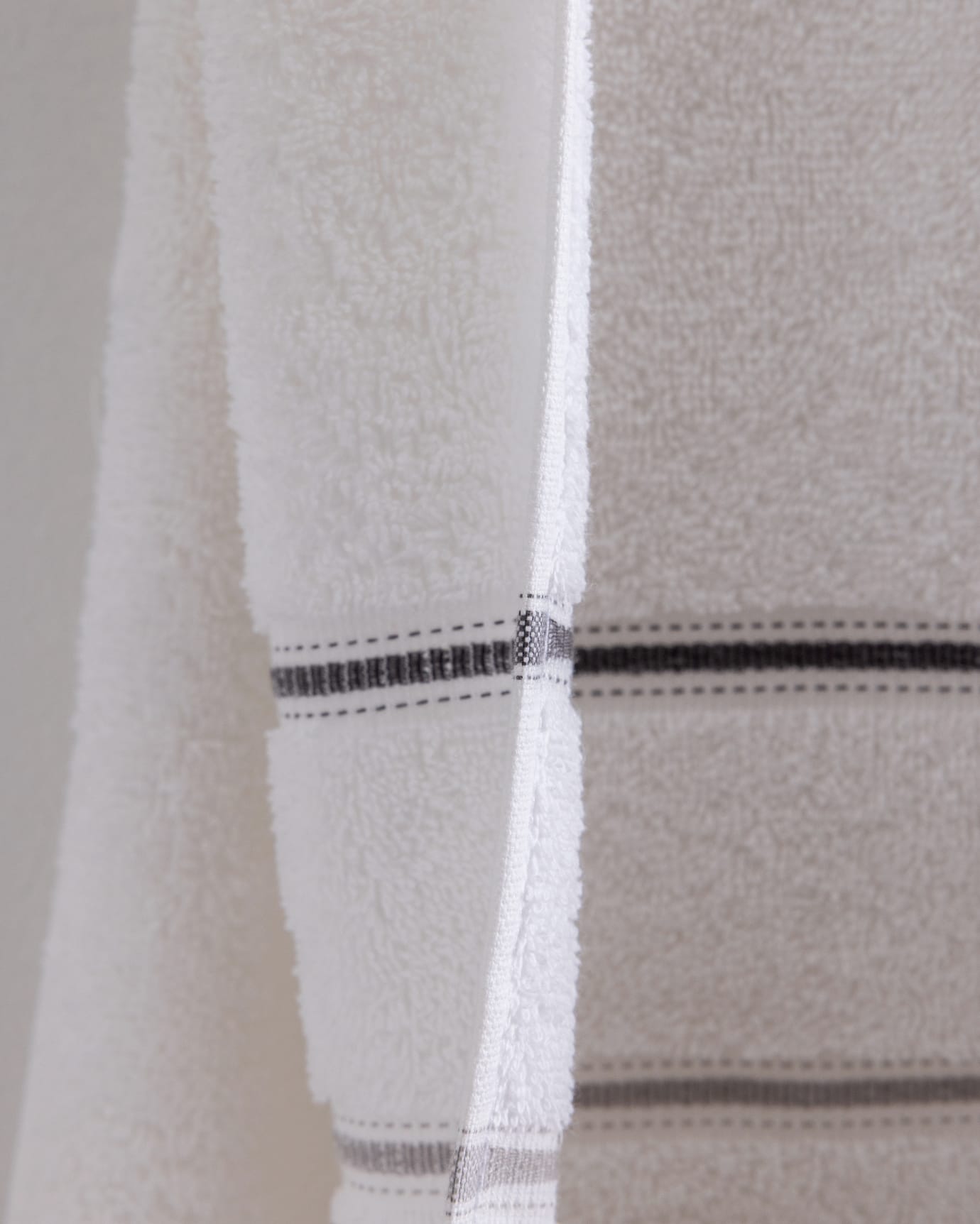 Premium Cotton Bath Towel - Soft, Absorbent, Quick-Dry - White & Grey