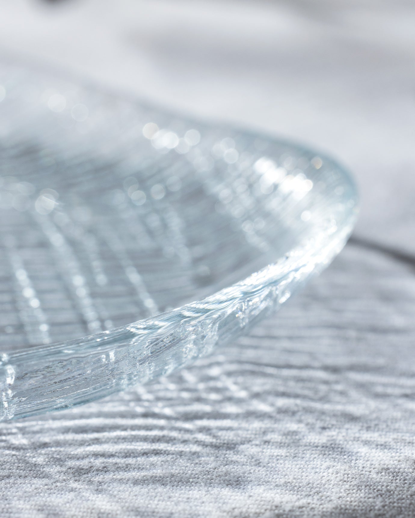 Clear Glass Oval Serving Platter - Modern Tableware Design