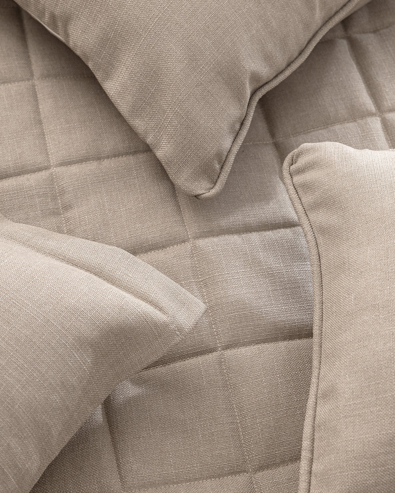 Luxurious Polyester Bed Runner Set - Sillage Collection Elegance