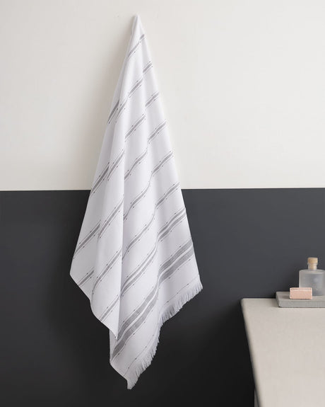Cotton Blend Bath Towel - Two-Tone Design