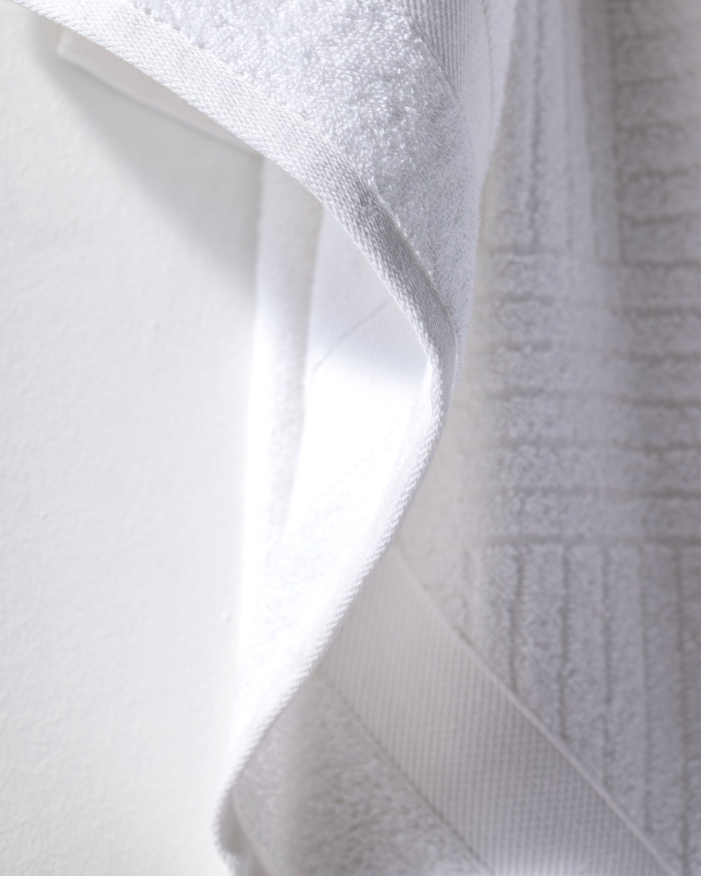Premium 100% Cotton Bath Towel - Soft, Absorbent & Quick Drying