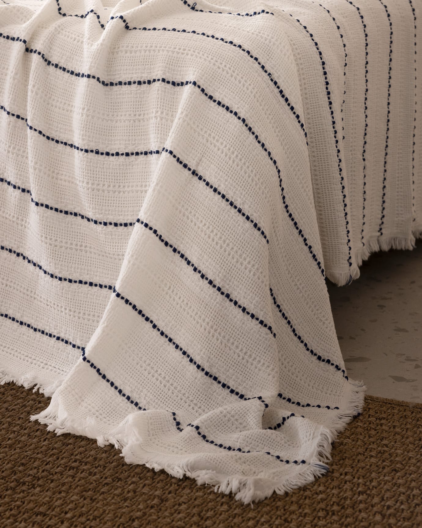 Cotton Blend Double Bedspread - Classic Envelope Design