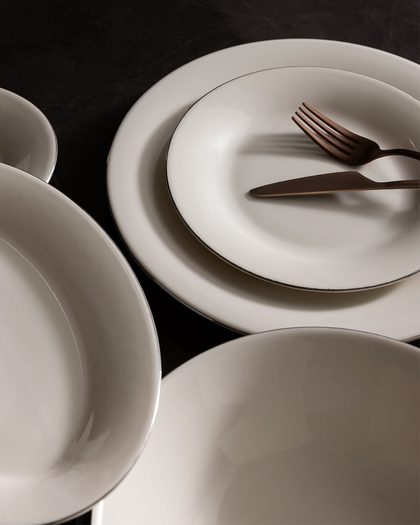 New Bone Porcelain 6-Person Dinner Set - Solara White & Silver