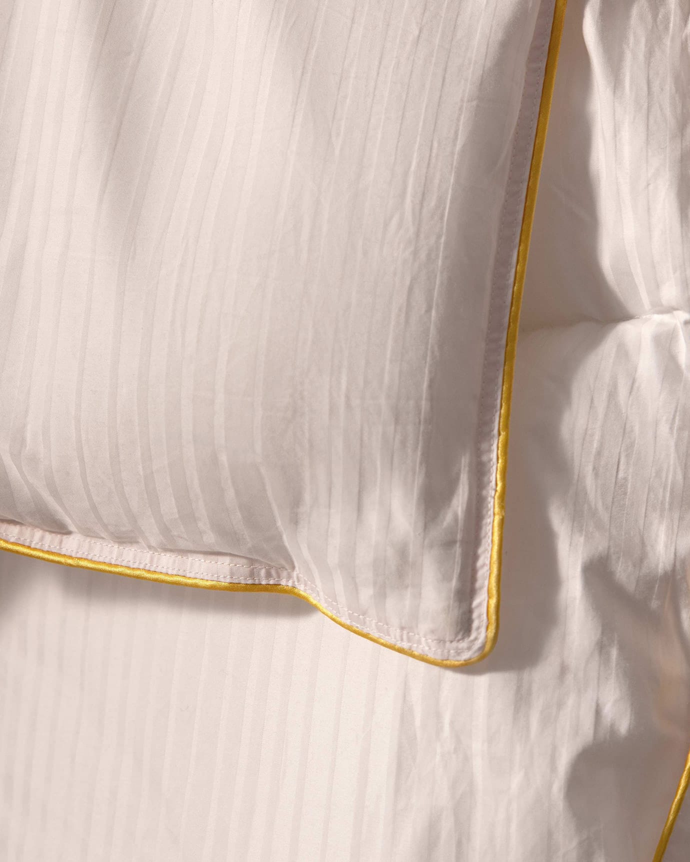 Navarre Double Duvet Insert - Soft & Breathable All-Season Comforter