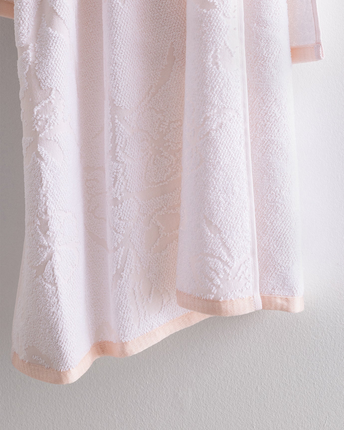 Powder Pink Cotton Bath Towel - Ultra Soft & Absorbent