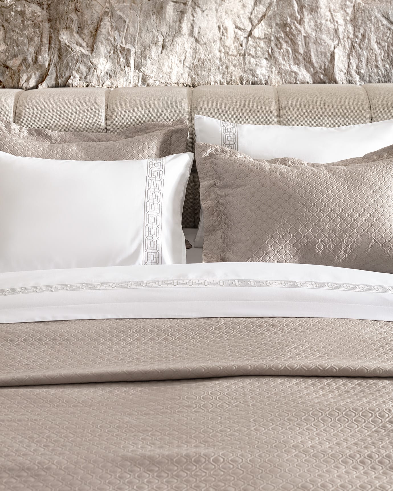 Double Size 7-Piece Premium Bedding Collection Set