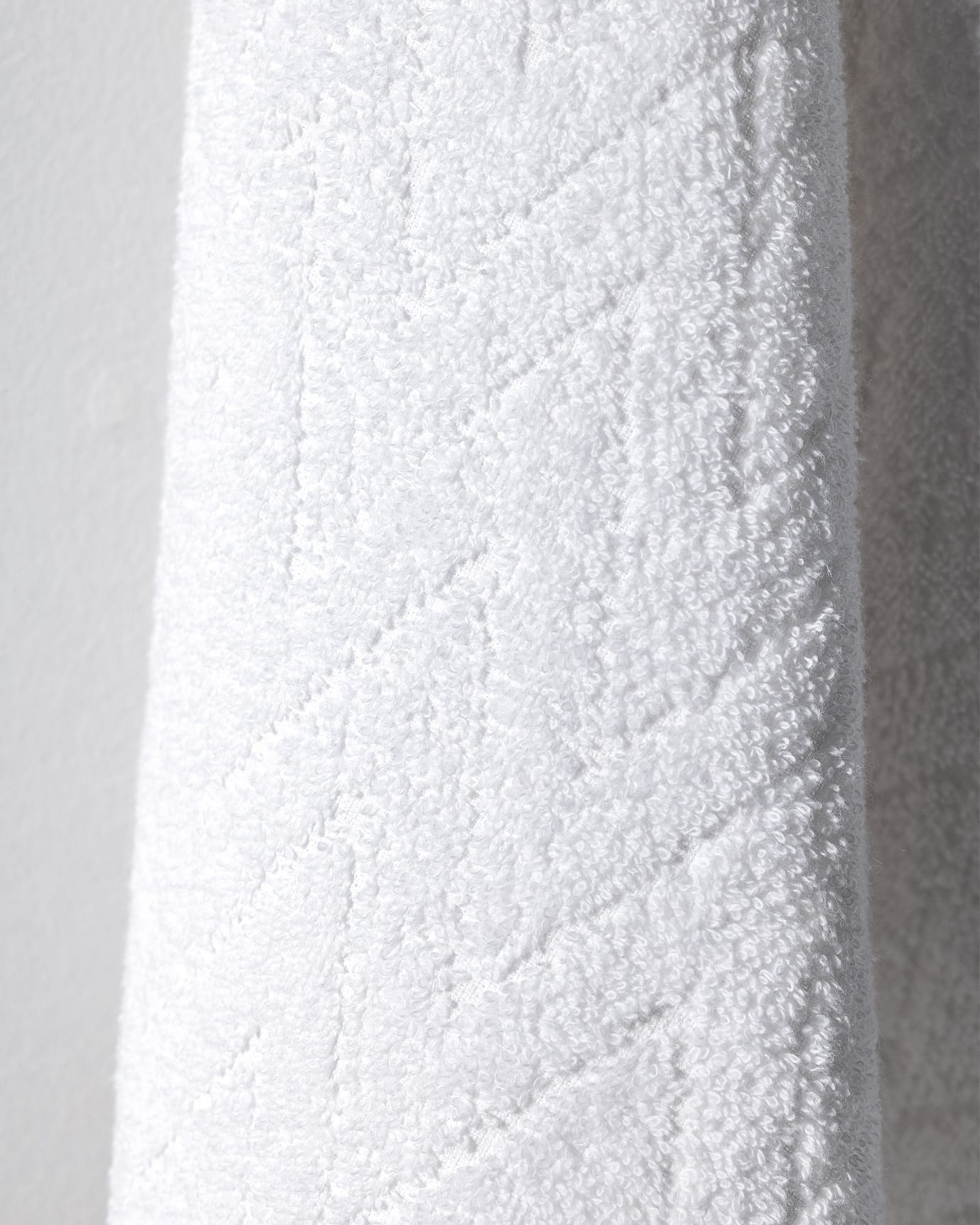 Colette Soft 100 Percent Cotton Absorbent Bath Towel