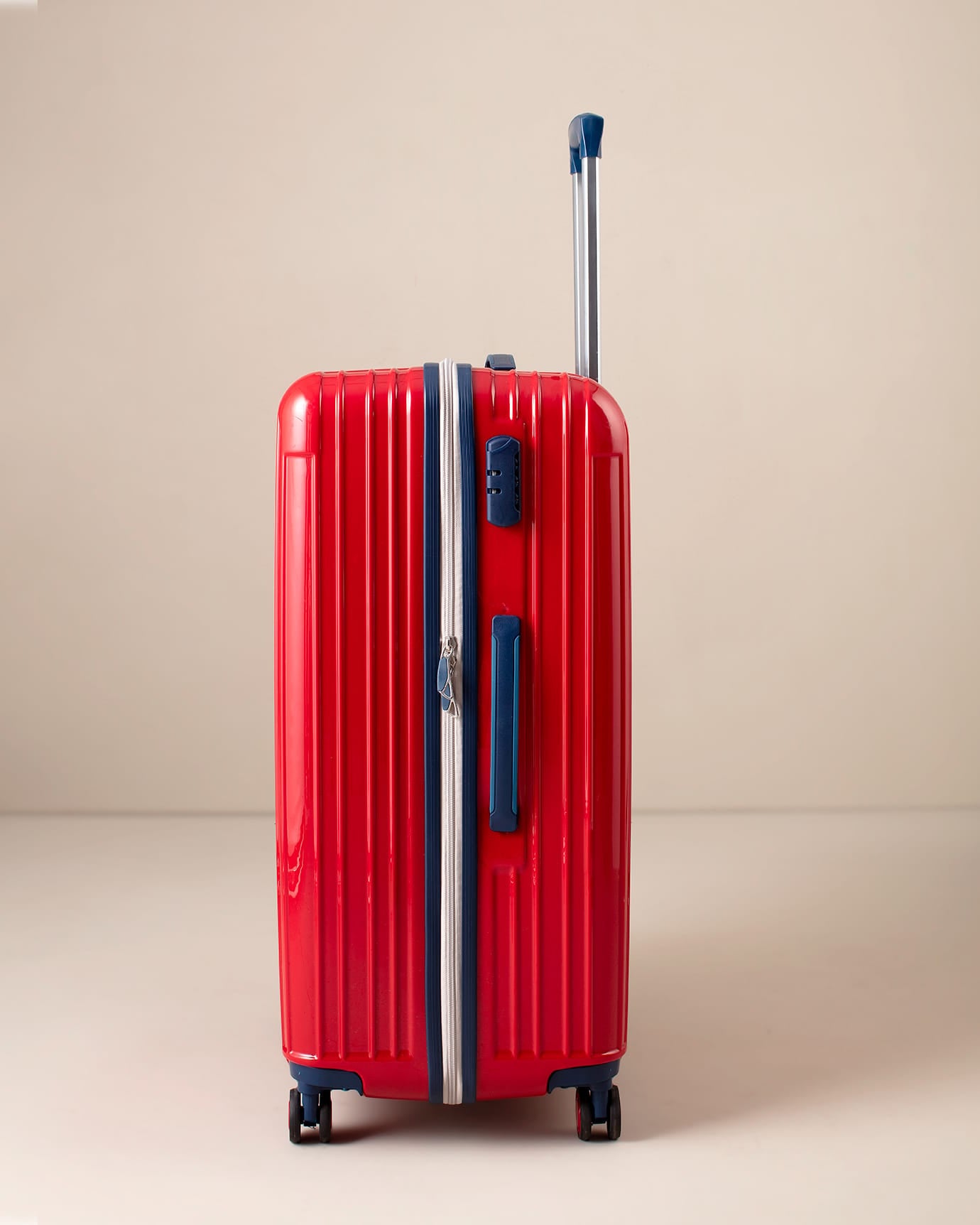 Polycarbonate Large Suitcase - Durable & Lightweight Travel