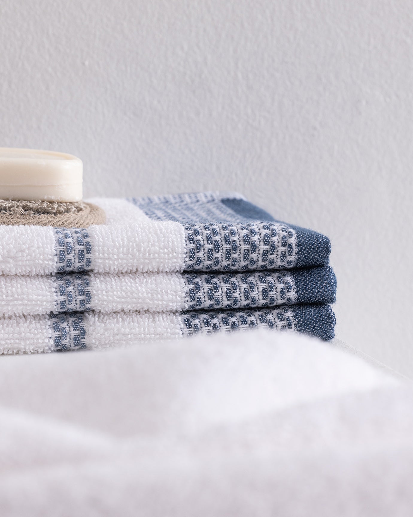 Soft & Absorbent Cotton Blend Hand Towel Set - Luth Design (4-Piece)