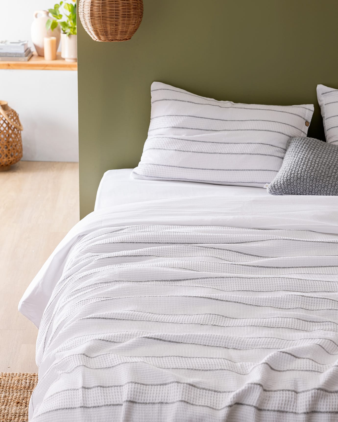 100% Cotton Double Duvet Cover Set - Soft & Breathable Weave