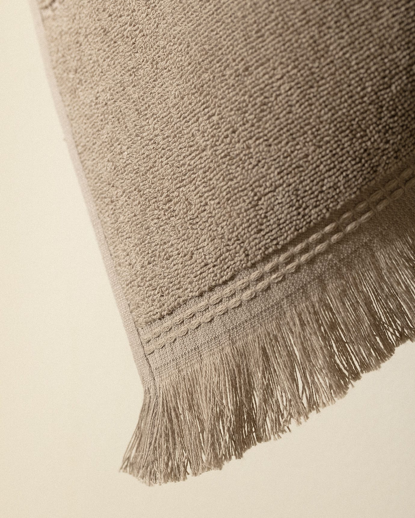 100% Cotton Plush Bath Towel - Ultra Soft & Absorbent, Taupe