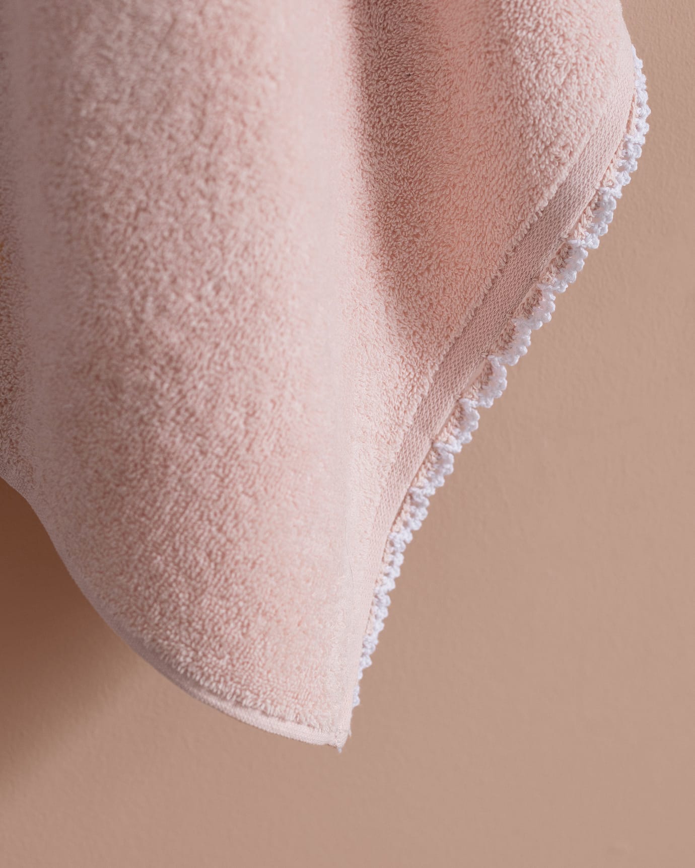 100% Cotton Crochet Trim Face Towel - Pink and White