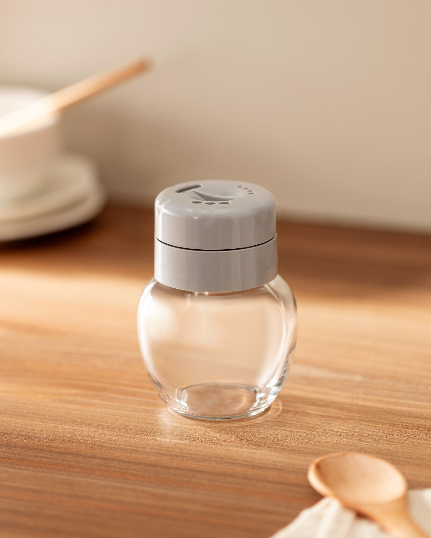 Plastic & Glass Spice Jar - Soft Ecru Modern Design