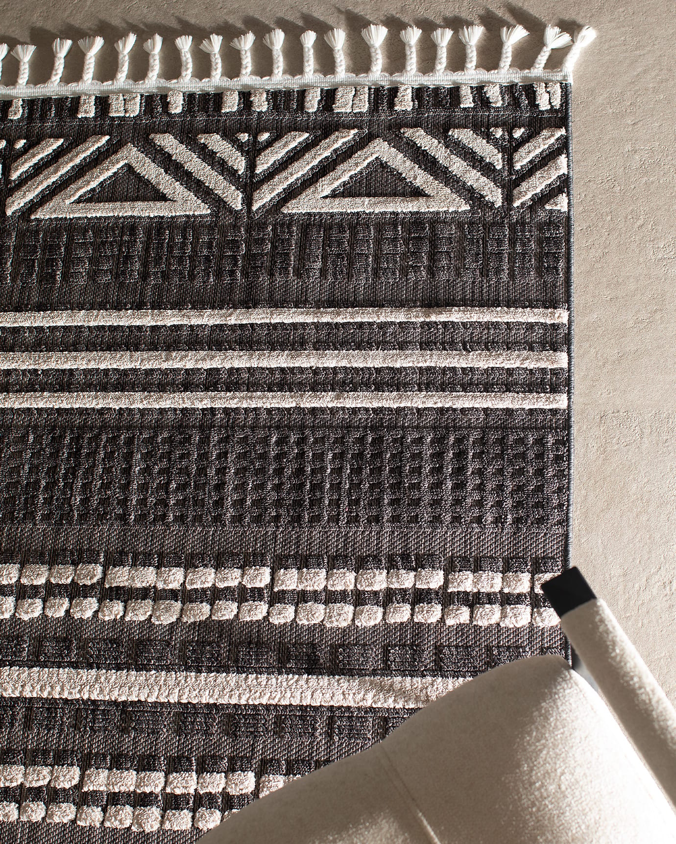 Archard Modern Area Rug - Versatile Home Decor Carpet
