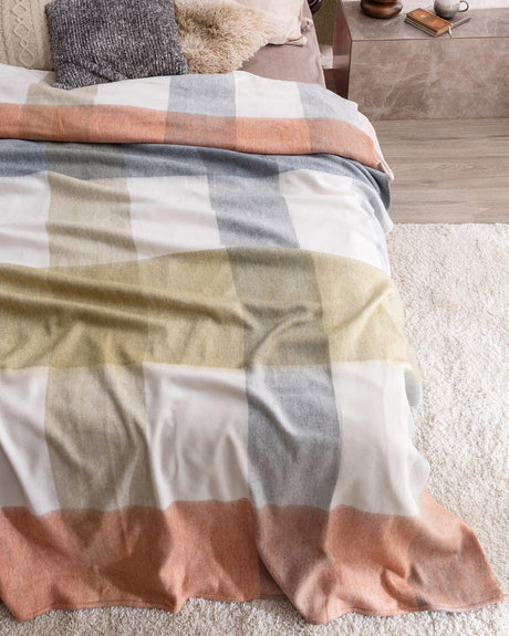Luxurious Acrylic-Polyamide Blend Double Blanket - Ultimate Comfort