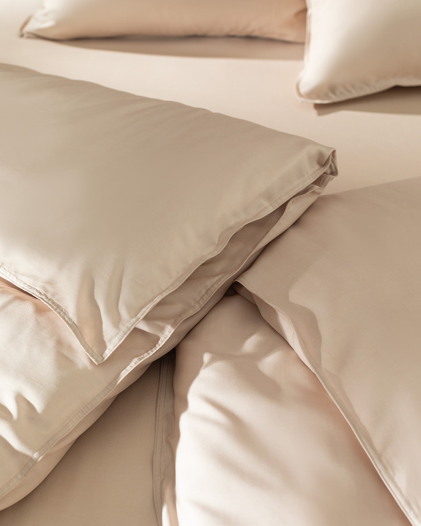 Tencel Family Size Duvet Cover Set - Soft Botanical Comfort