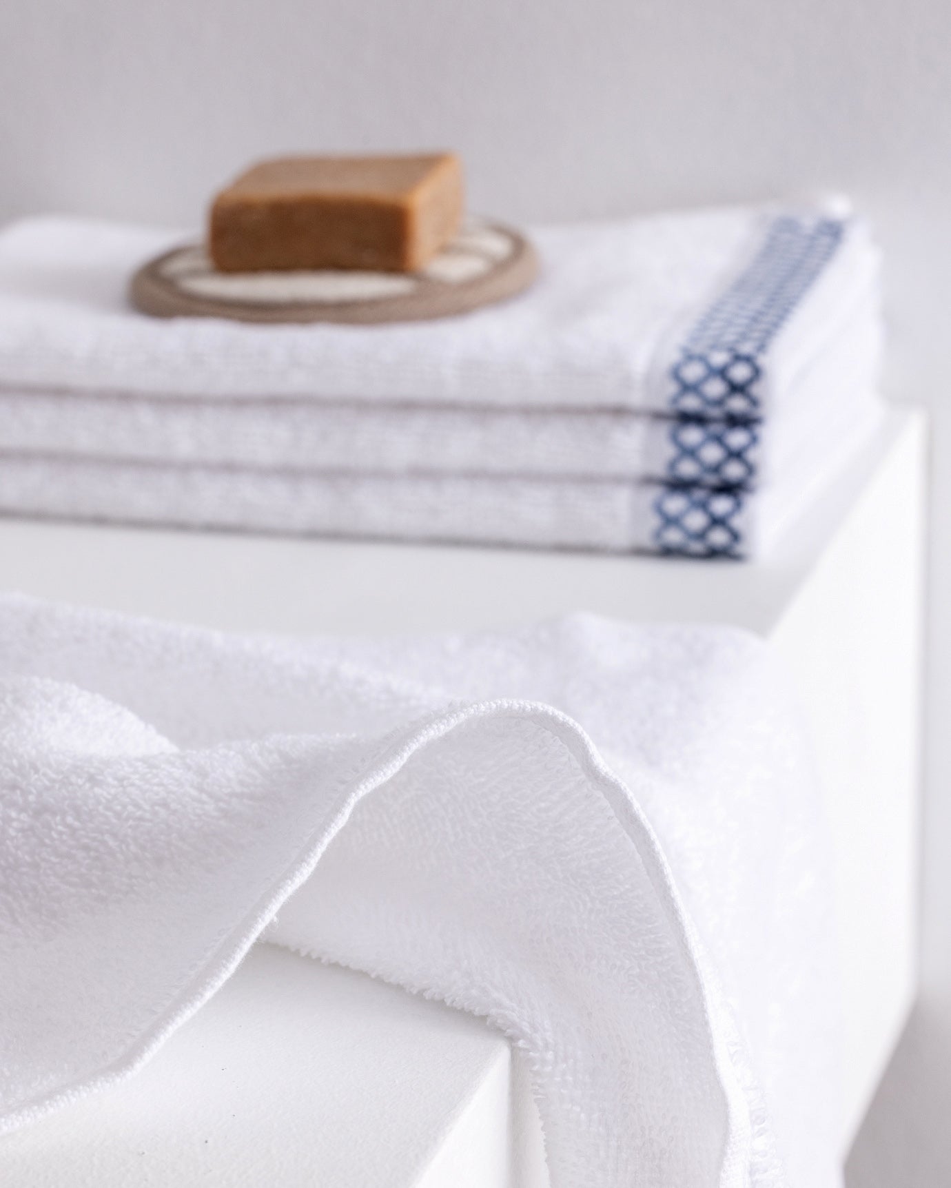 Set di 4 Asciugamani da Mano in Misto Cotone - Topaze Bianco/Blu