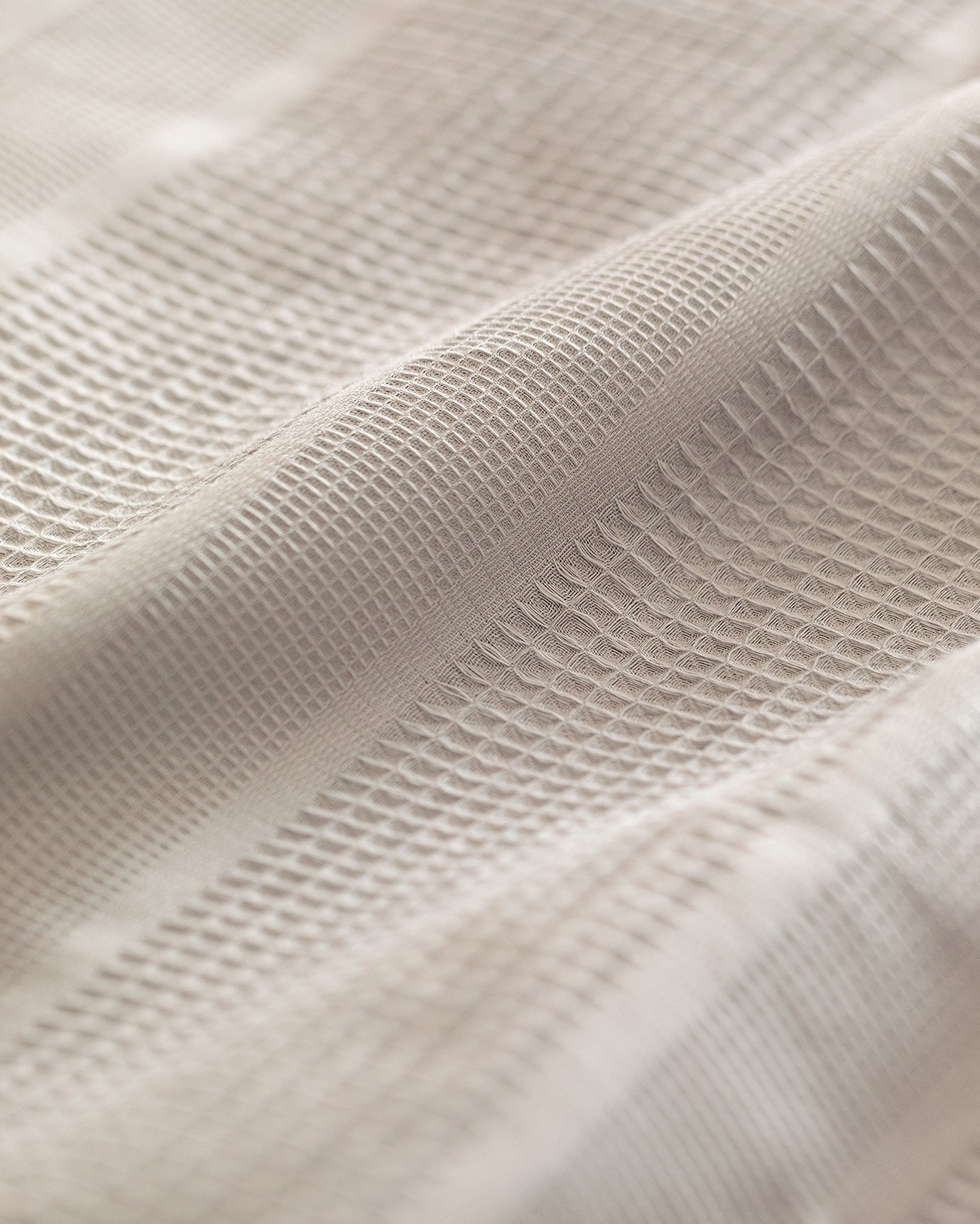 King Size Ecocell Lightweight Textured Bedspread