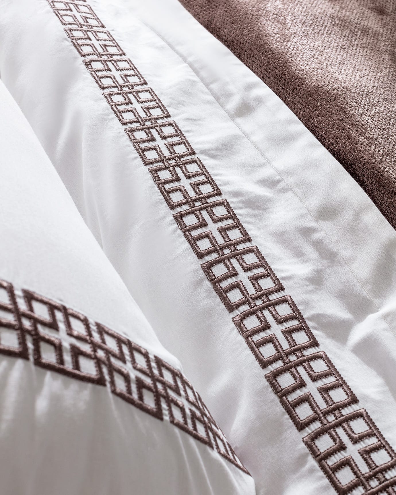 Espelette 8-Piece Full/Queen Luxury Bedding Set