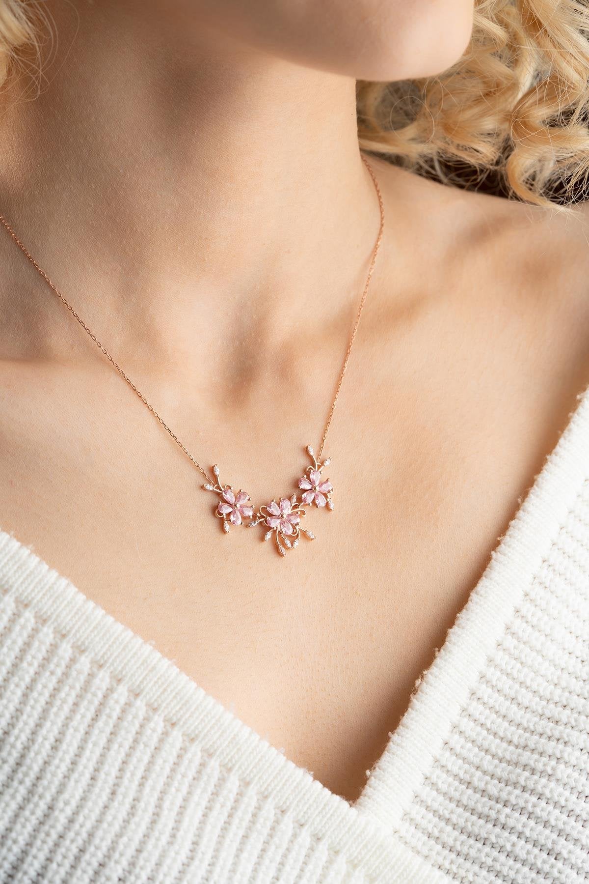 Nereze | Sparkling Model Pink Stone 3-Piece Flower Necklace