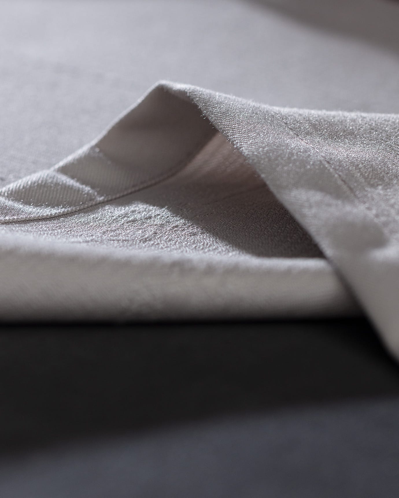 Premium Polyester Table Runner - Modern Dining & Effortless Style