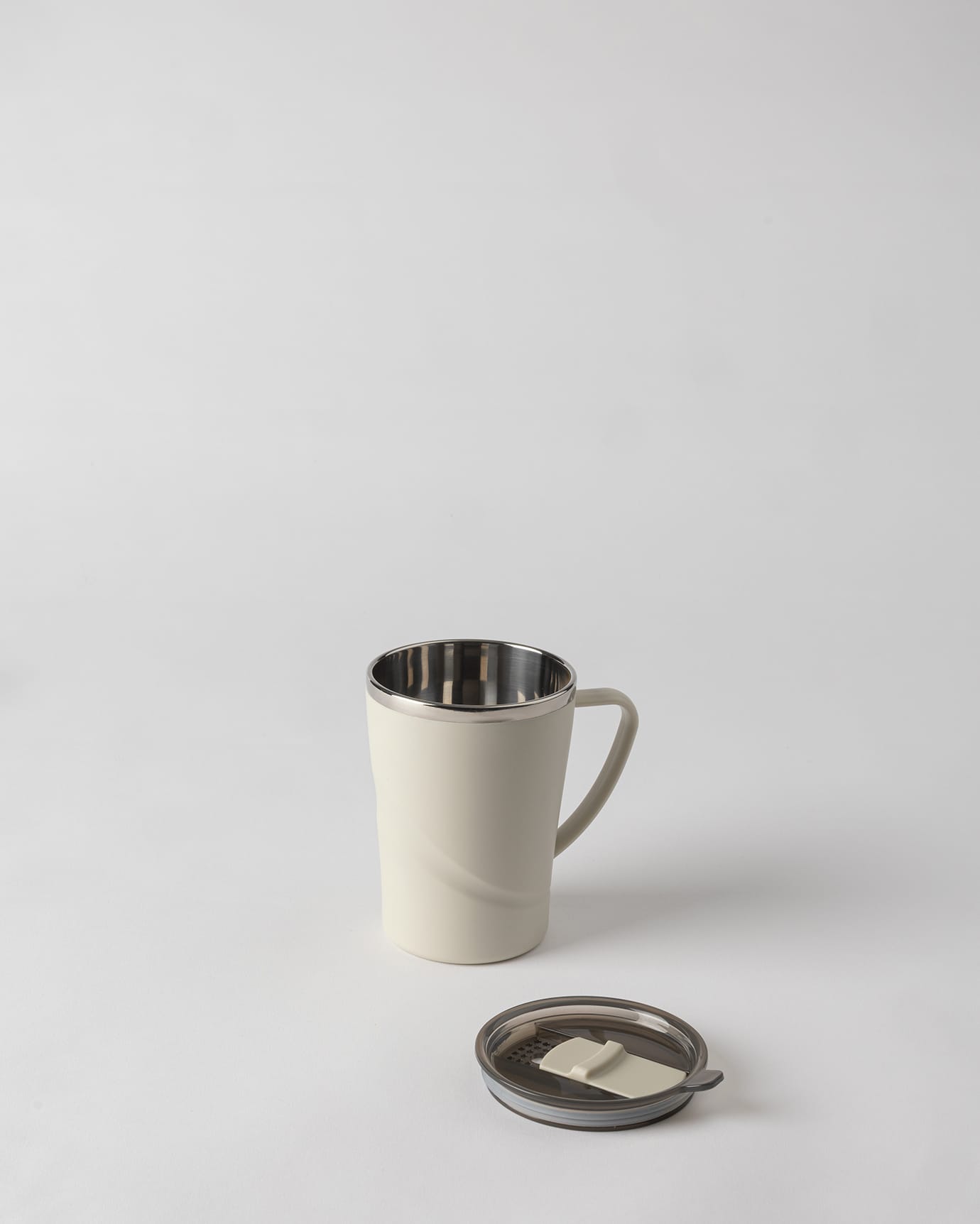 Durable Plastic & Metal Mug - Modern Everyday Design