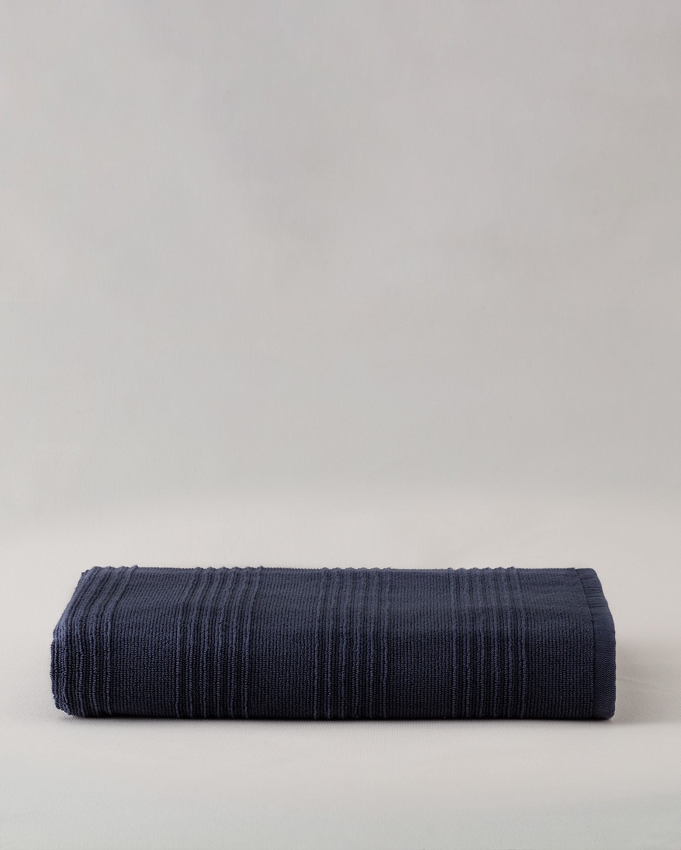 Plush Absorbent Cotton Bath Towel, Soft & Quick Dry
