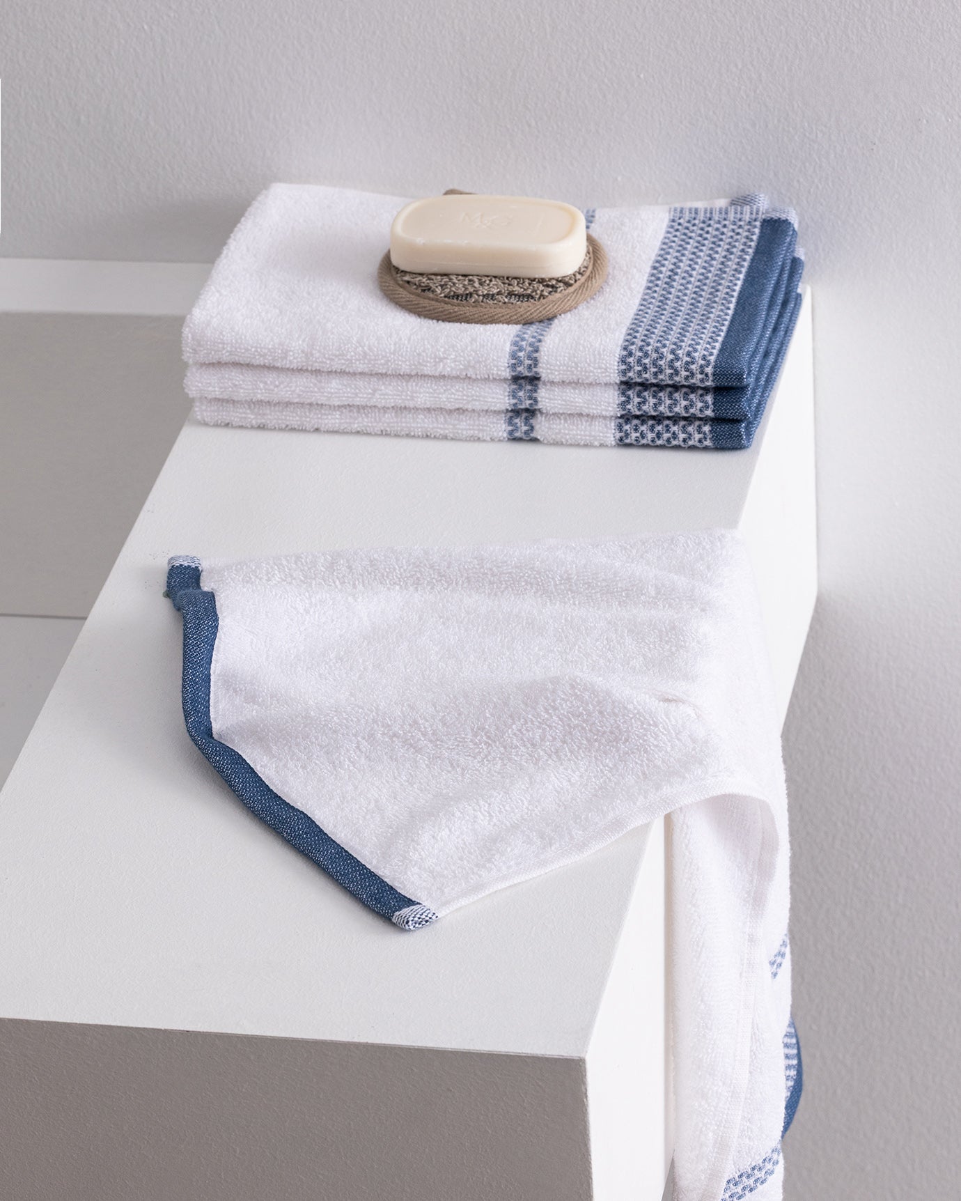 Soft & Absorbent Cotton Blend Hand Towel Set - Luth Design (4-Piece)