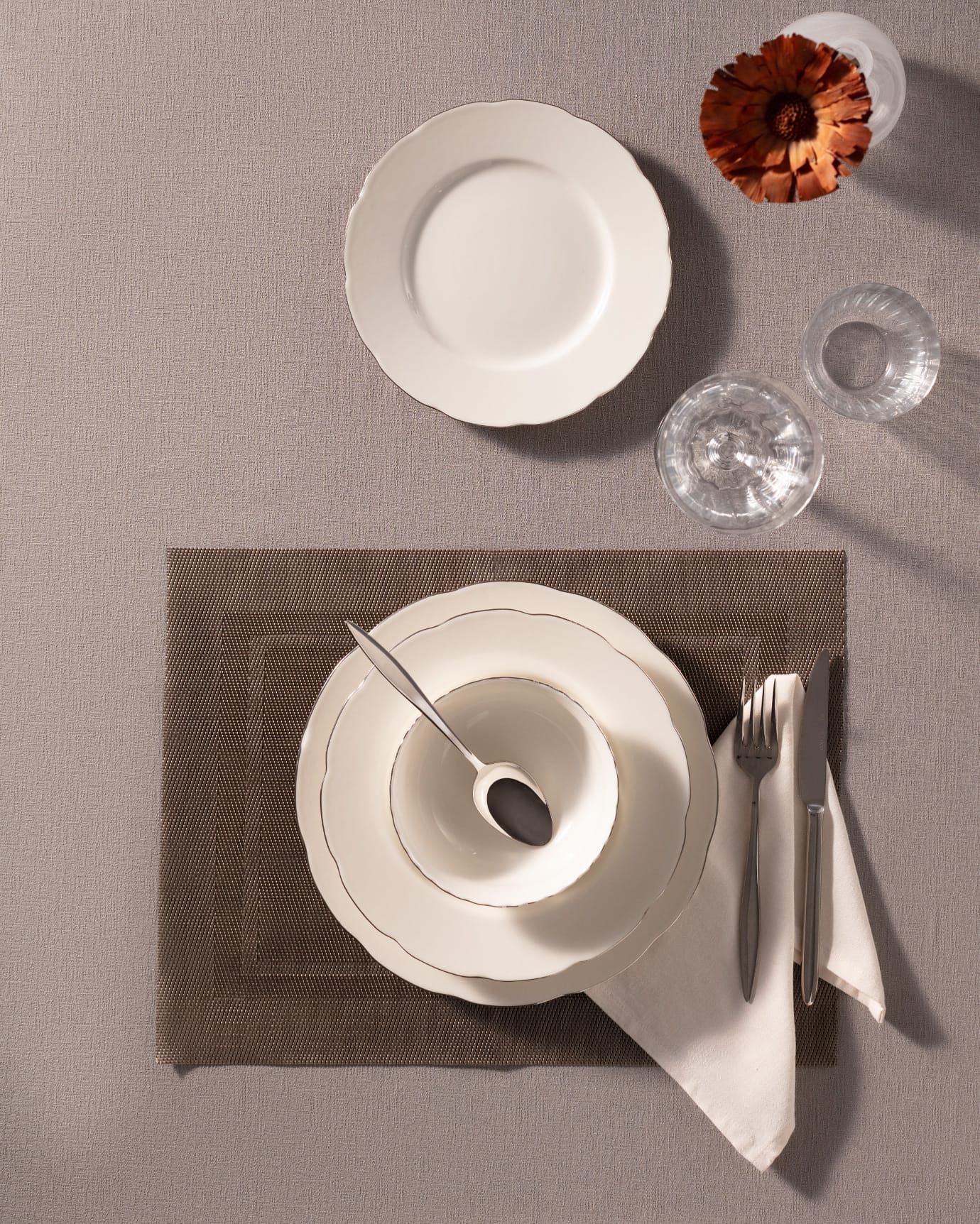 New Bone China 6-Person Dinner Set - Gold & Platinum Accents