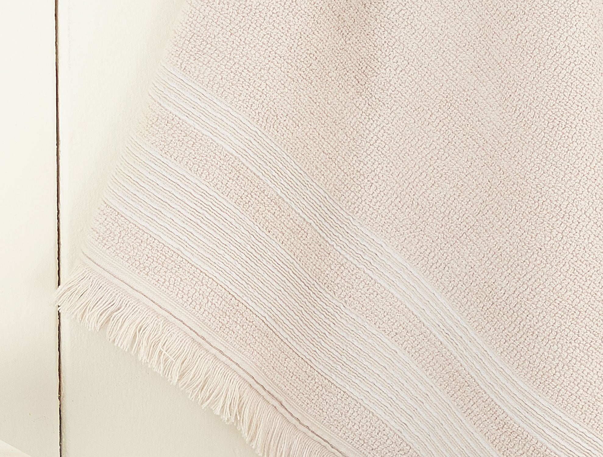 Elise Jacquard Bath Towel - Soft, Absorbent & Quick-Dry