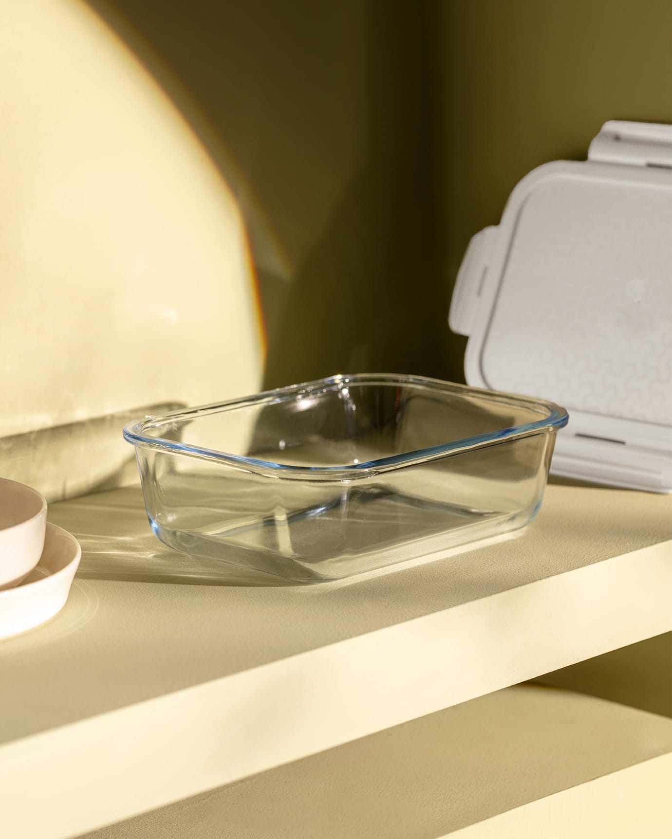 Rectangular Borosilicate Glass Food Container with Ecru Lid - 1500 ml