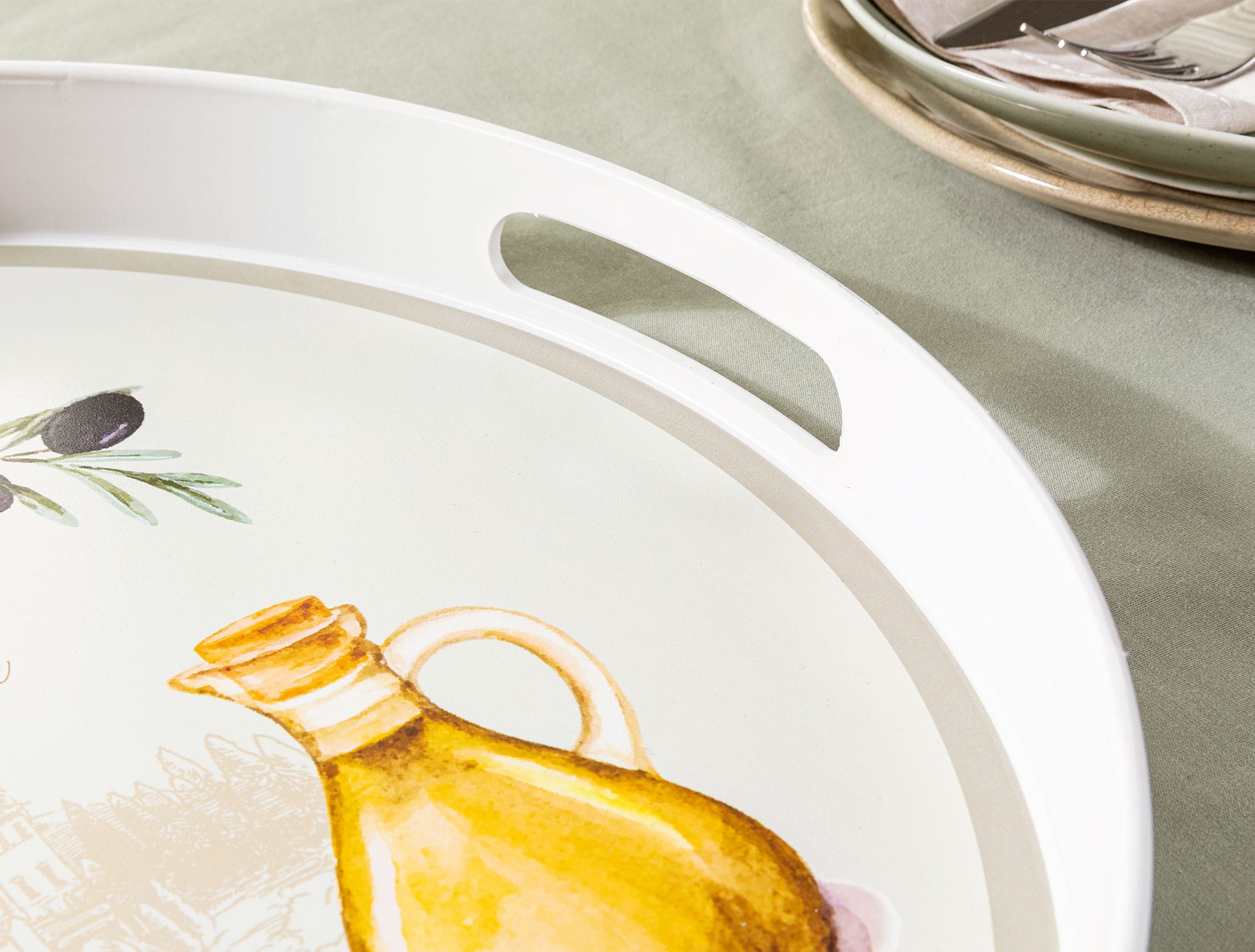 Durable Plastic Serving Tray - Elegant Round Design for Stylish Hosting