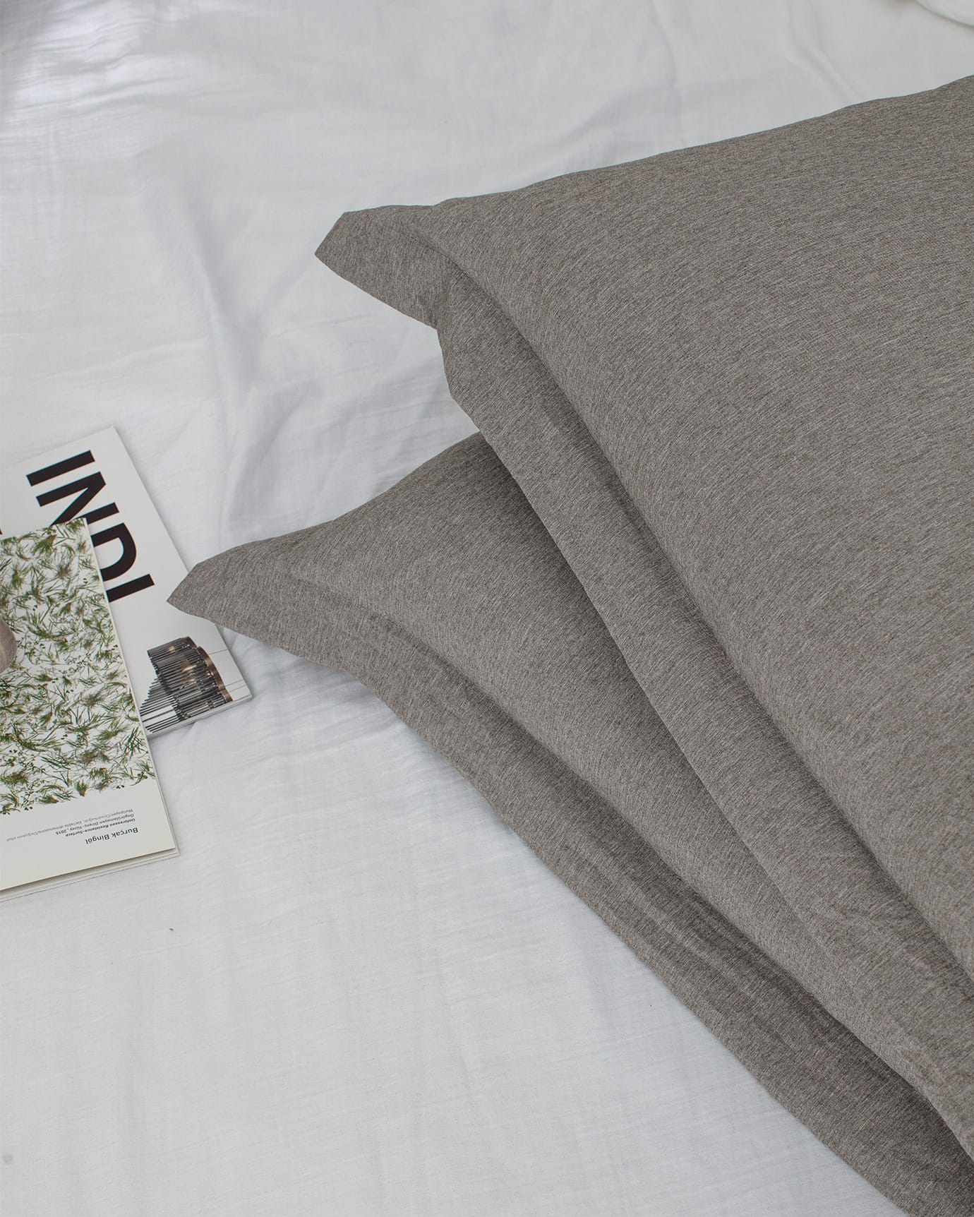 Meleni King Size Bedding Set - Brown