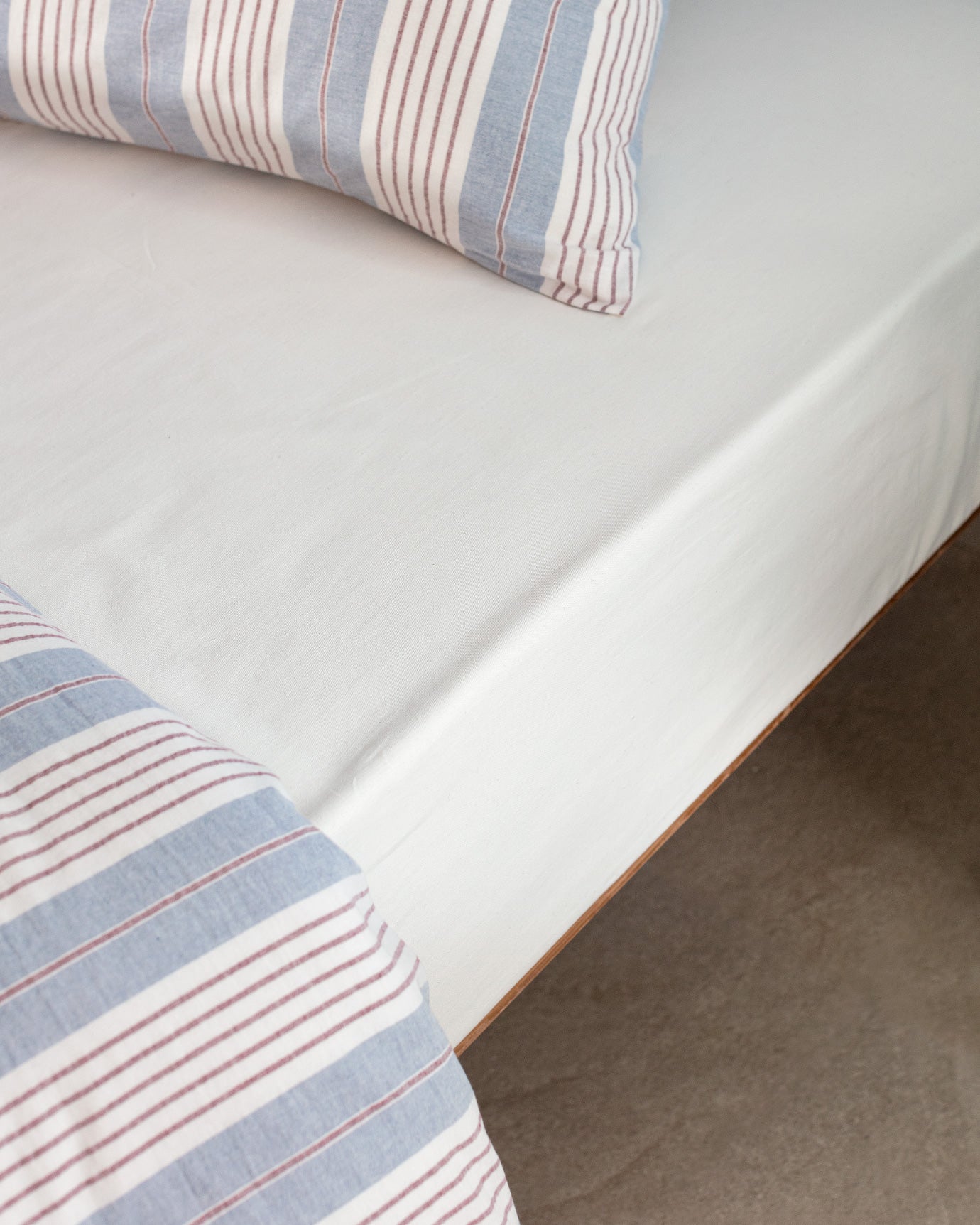 Berne King Size Yarn Dyed Duvet Cover Set - Premium Soft Bedding