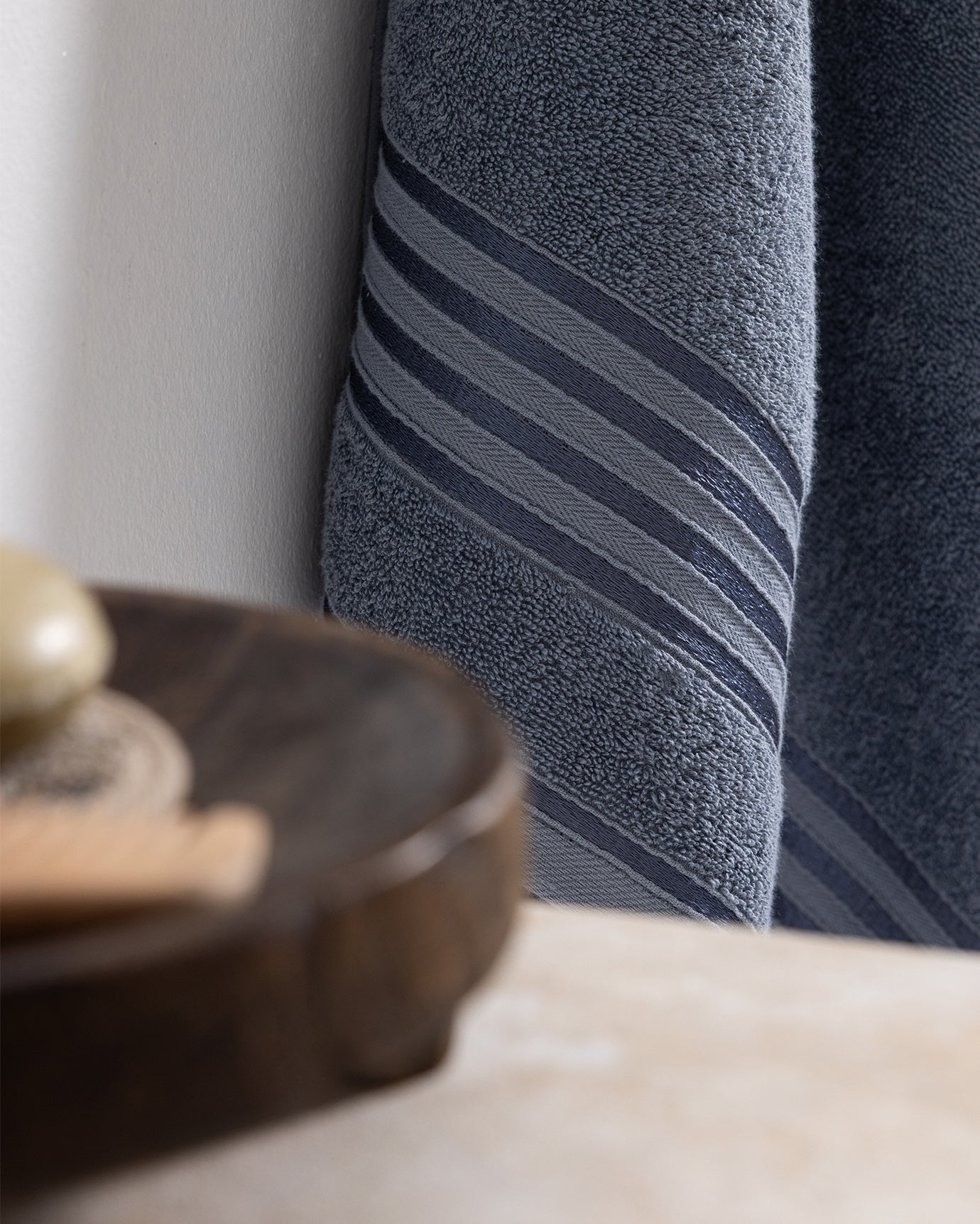 100% Cotton Plush Terry Bath Towel - Ultra Soft & Absorbent