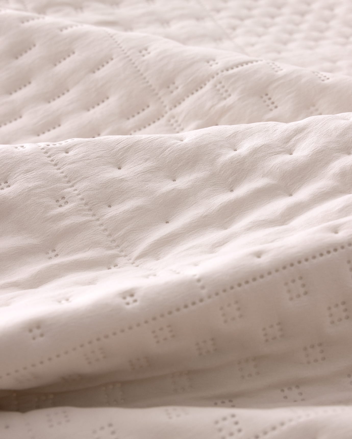 Twin Size Decorative Bedspread