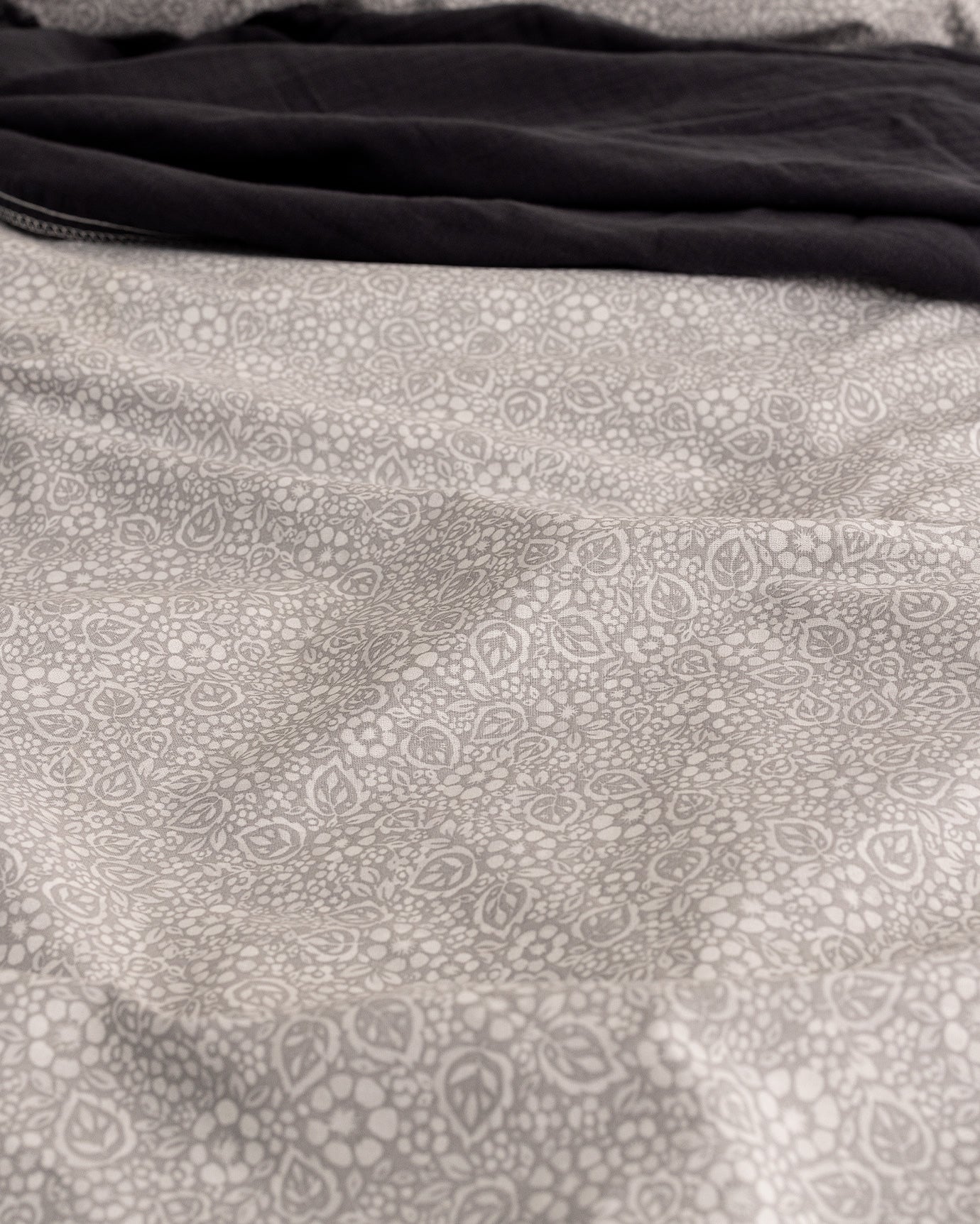 100% Cotton King Size Duvet Cover Set - Ranforce Printed Design