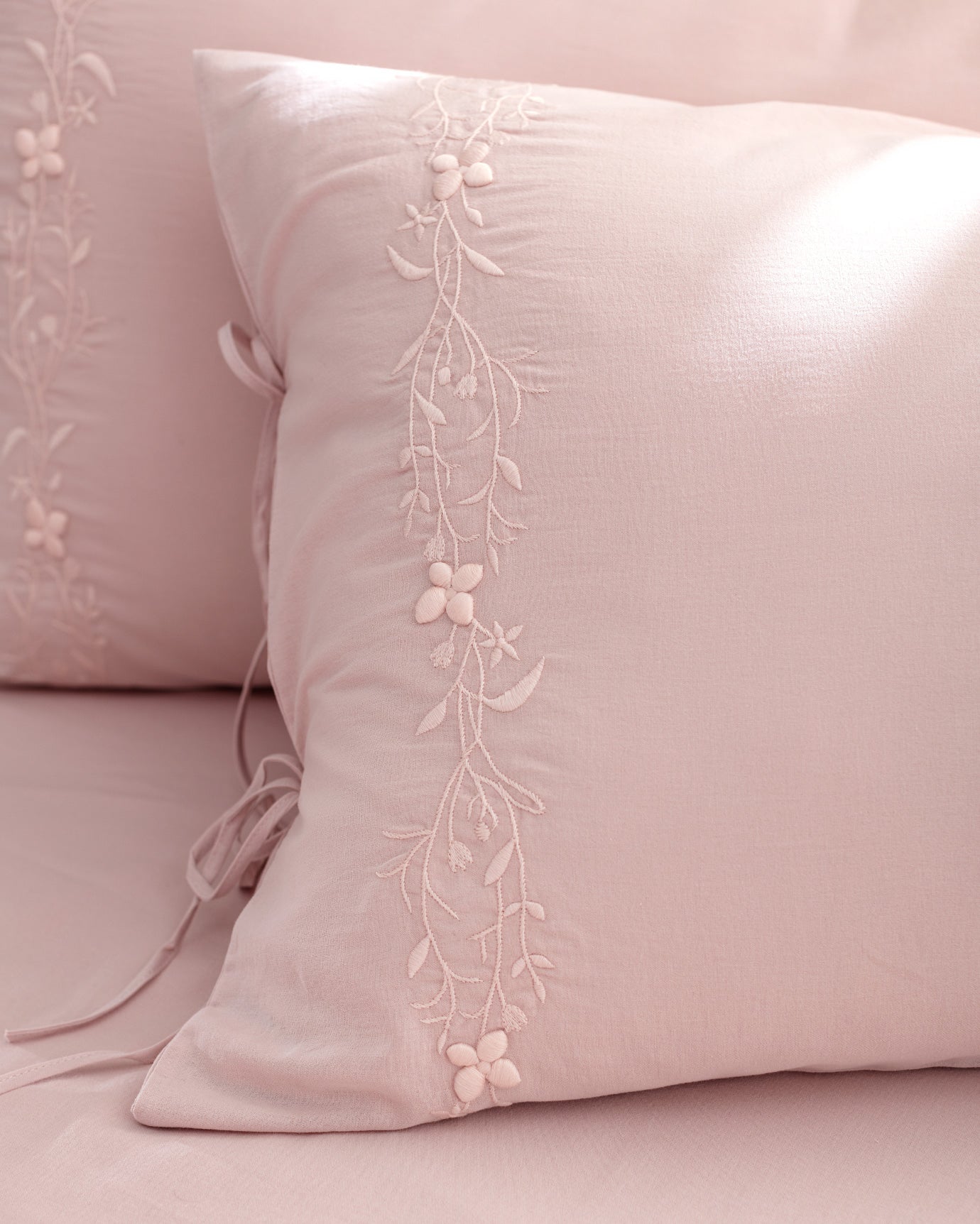 Blush Pink 100% Cotton Embroidered Full/Queen Duvet Cover Set