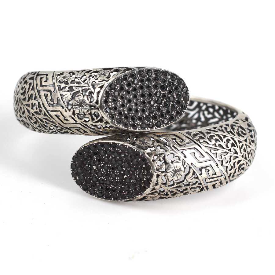925 Sterling Silver Openwork Bracelet with Black Zircon