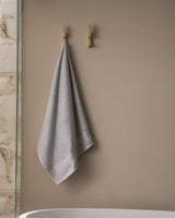 Luxurious 100% Cotton Plush Bath Towel - Soft & Absorbent - Light Grey