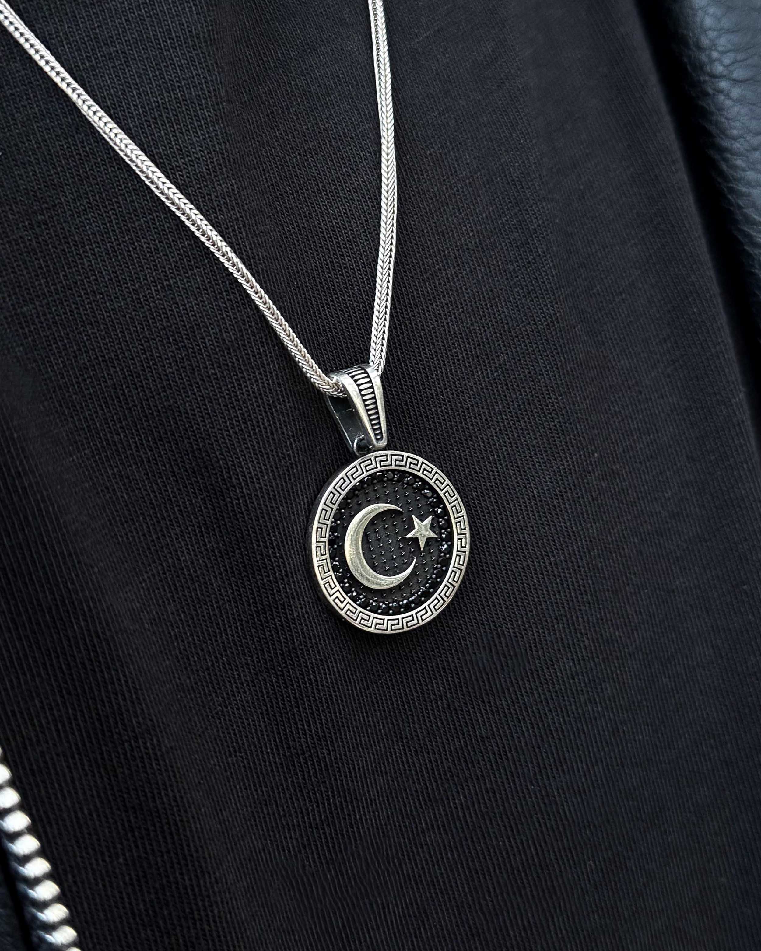 Collana con medaglione a mezzaluna nera e stella in argento sterling - simbolica