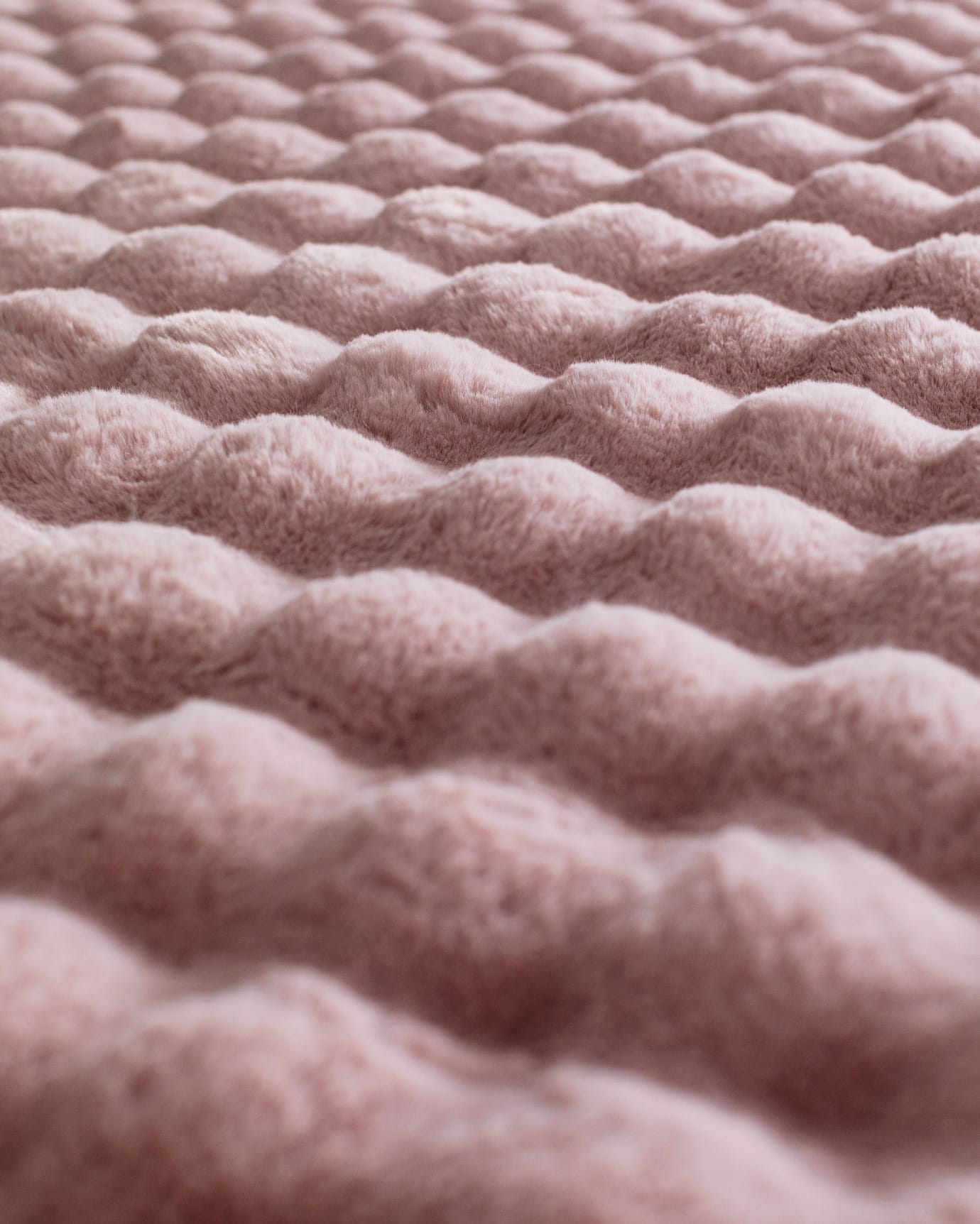 Charlot Post Blush Pink Round Accent Rug - 90 cm