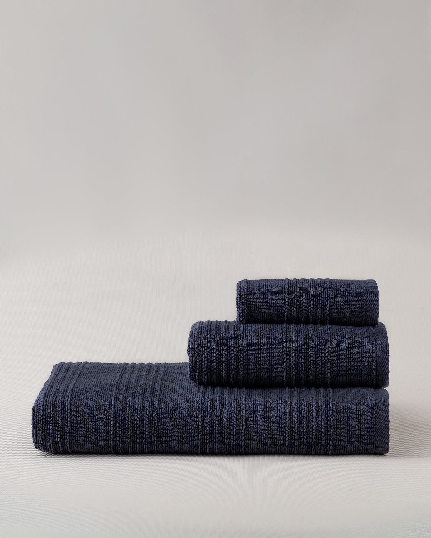Plush Absorbent Cotton Bath Towel, Soft & Quick Dry