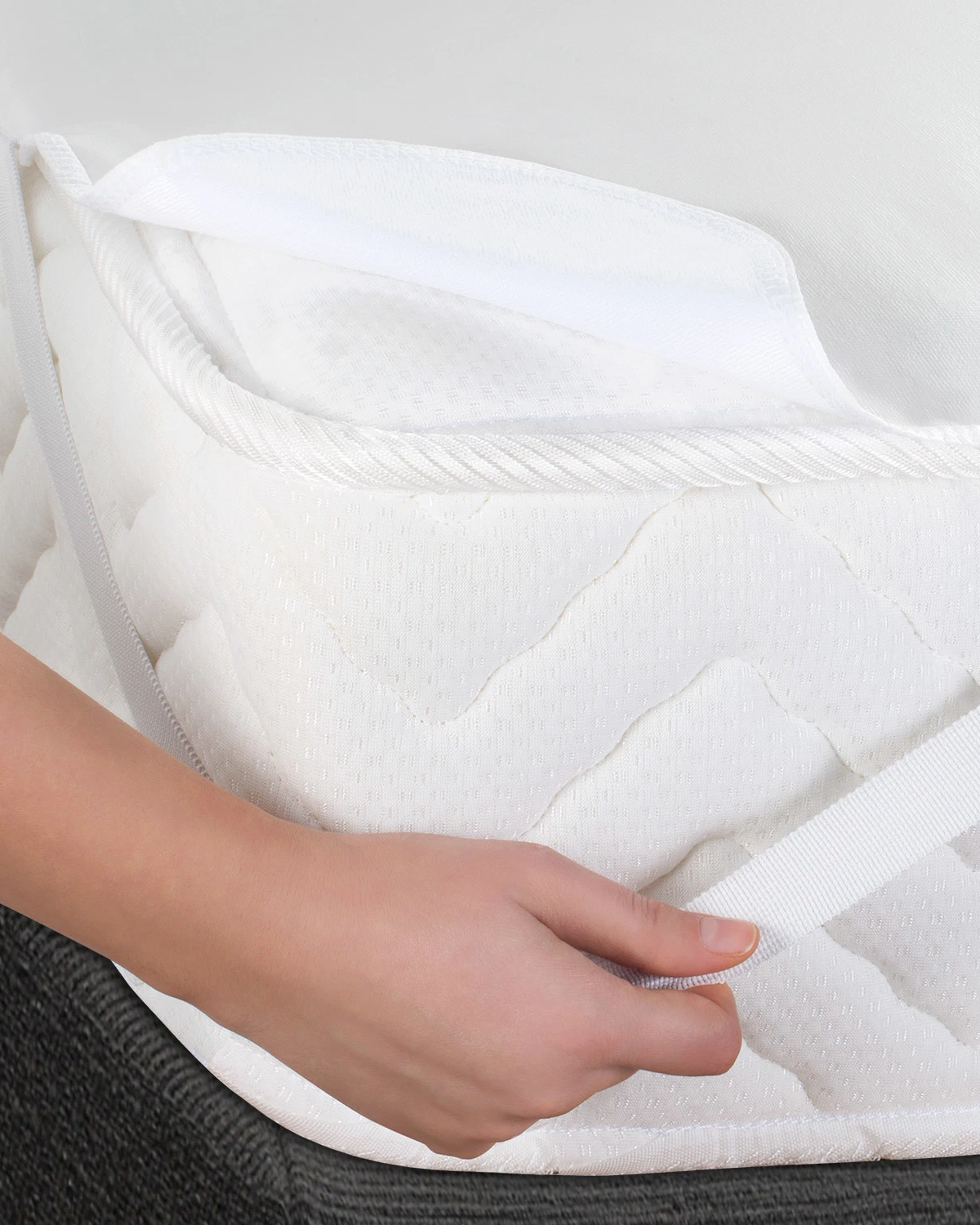 King Size Waterproof Mattress Protector - Fitted with Elastic Corners