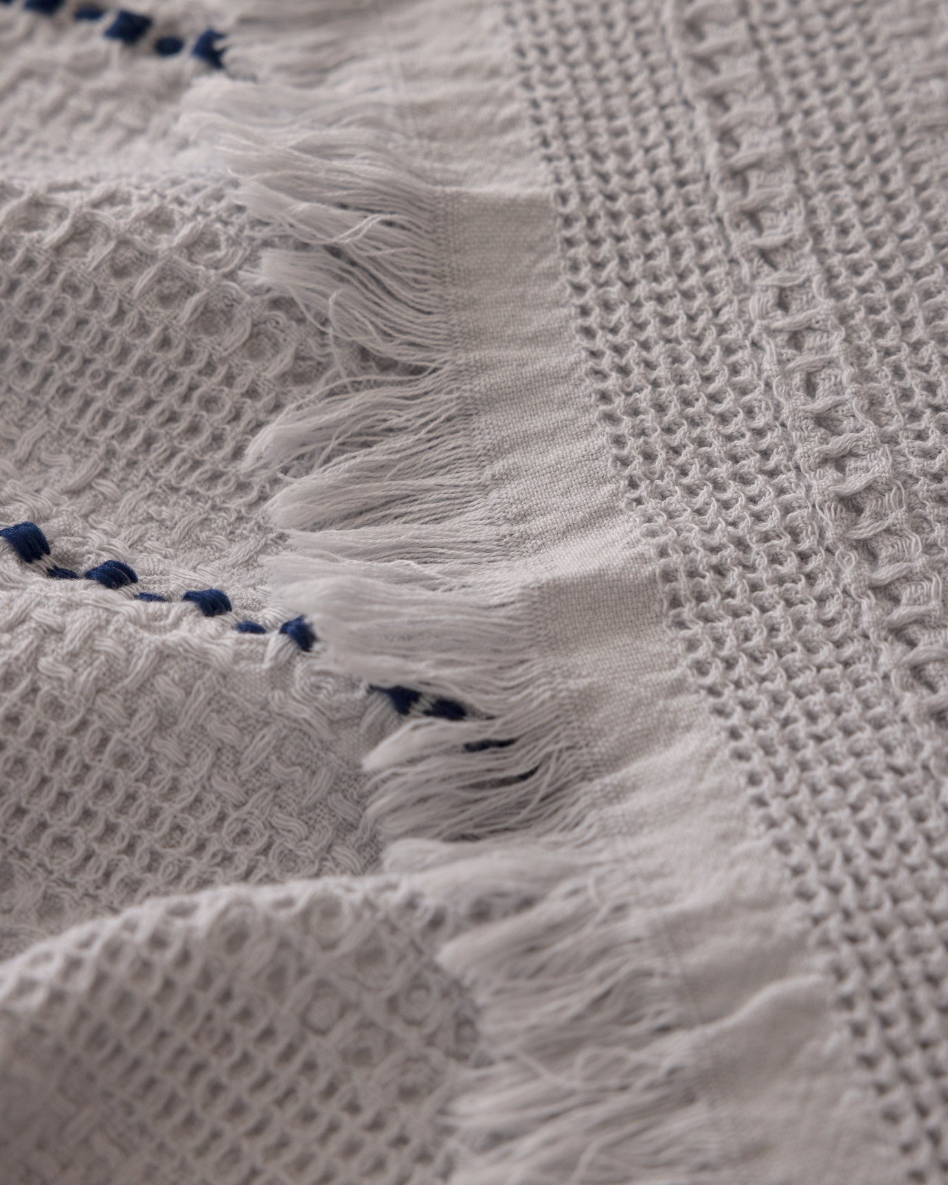 Soft Cotton Blend Double Bedspread - Luxury Envelope Design
