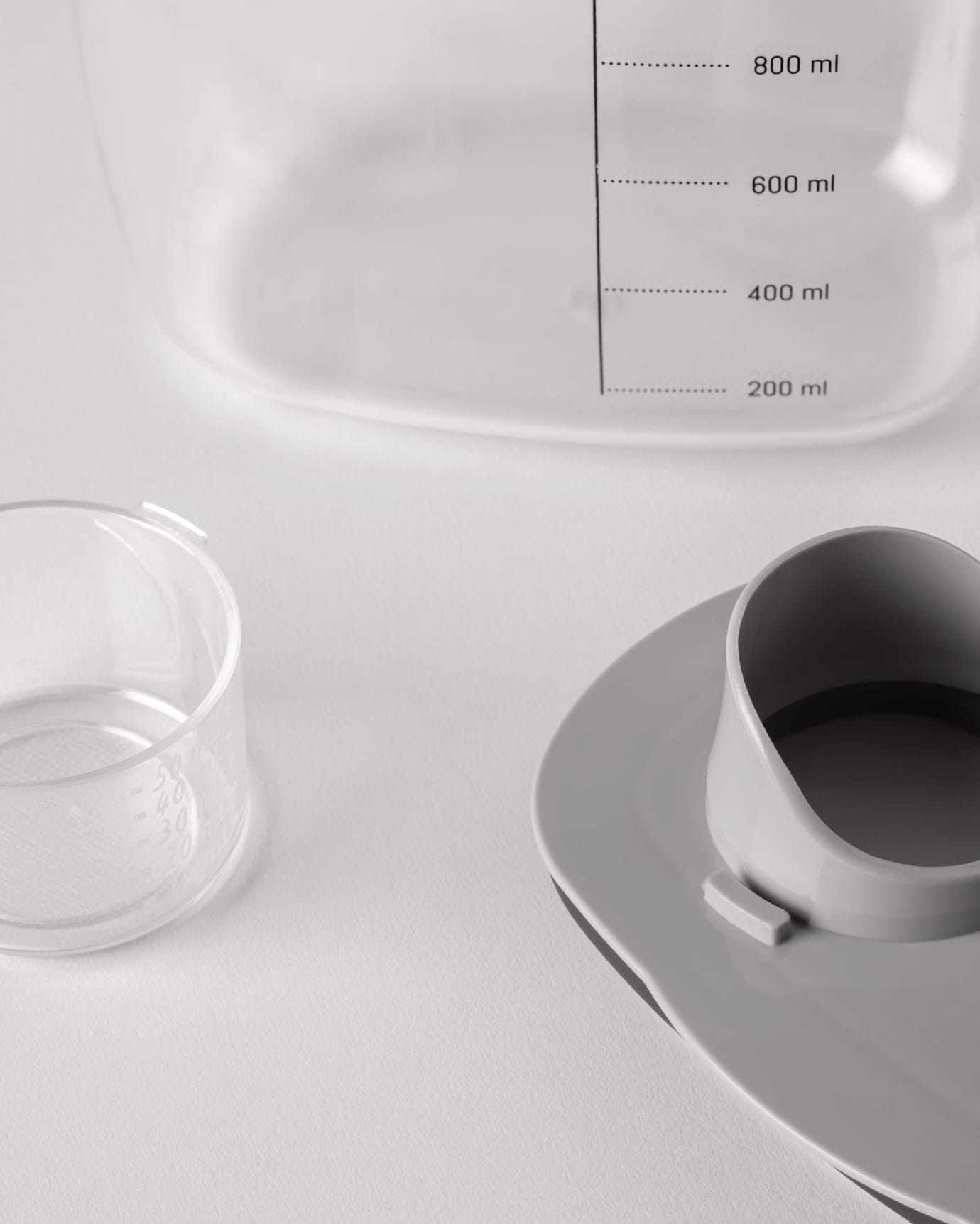 Měkký šedý potravinový úložný box s víkem - 1300 ml organizér do kuchyňské spíže