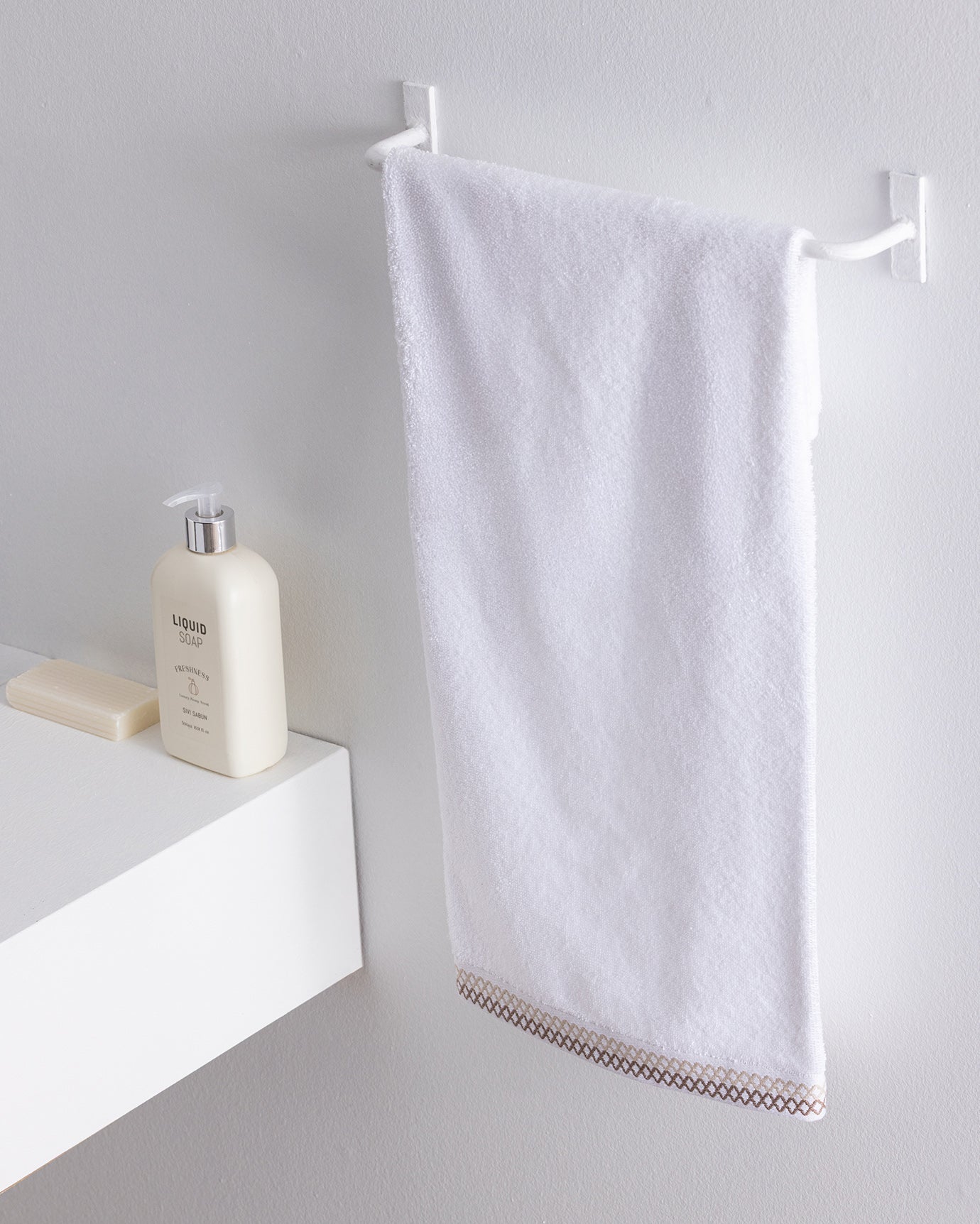 Topaze Cotton Face Towel - White/Beige