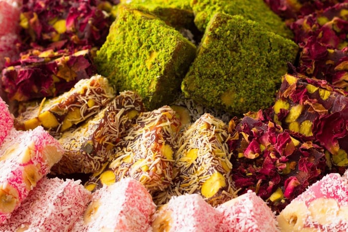 Coffret Cadeau de Loukoum de Luxe Végan Sans Glucose aux Pistaches et Noisettes Mélangées