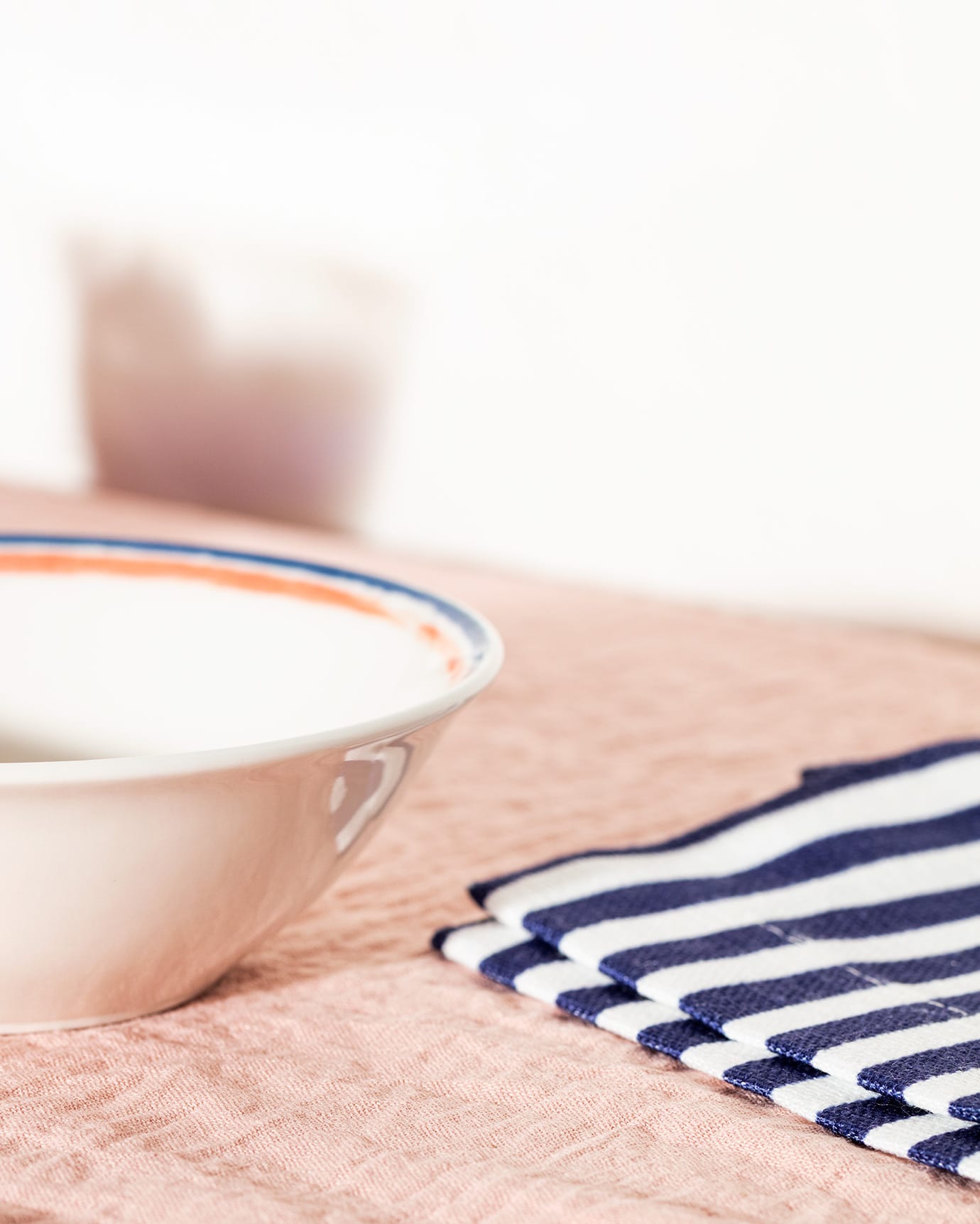 New Bone 2-Person Dinner Set - Vibrant Formulaire Pattern