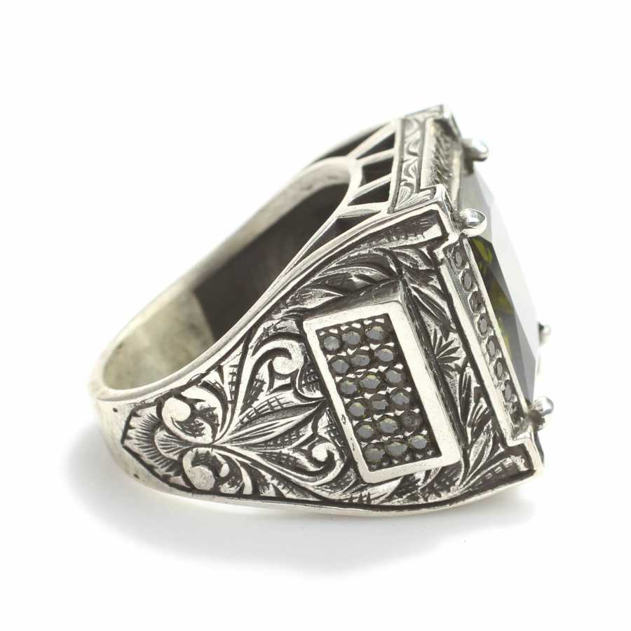 Anillo para hombre de plata de ley 925 con peridoto - Contorno doble cuadrado